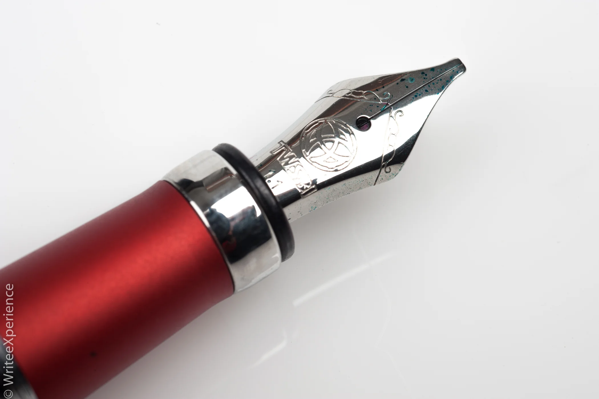 WriteeXperience-TWSBI_580AL_Rose-7.jpg