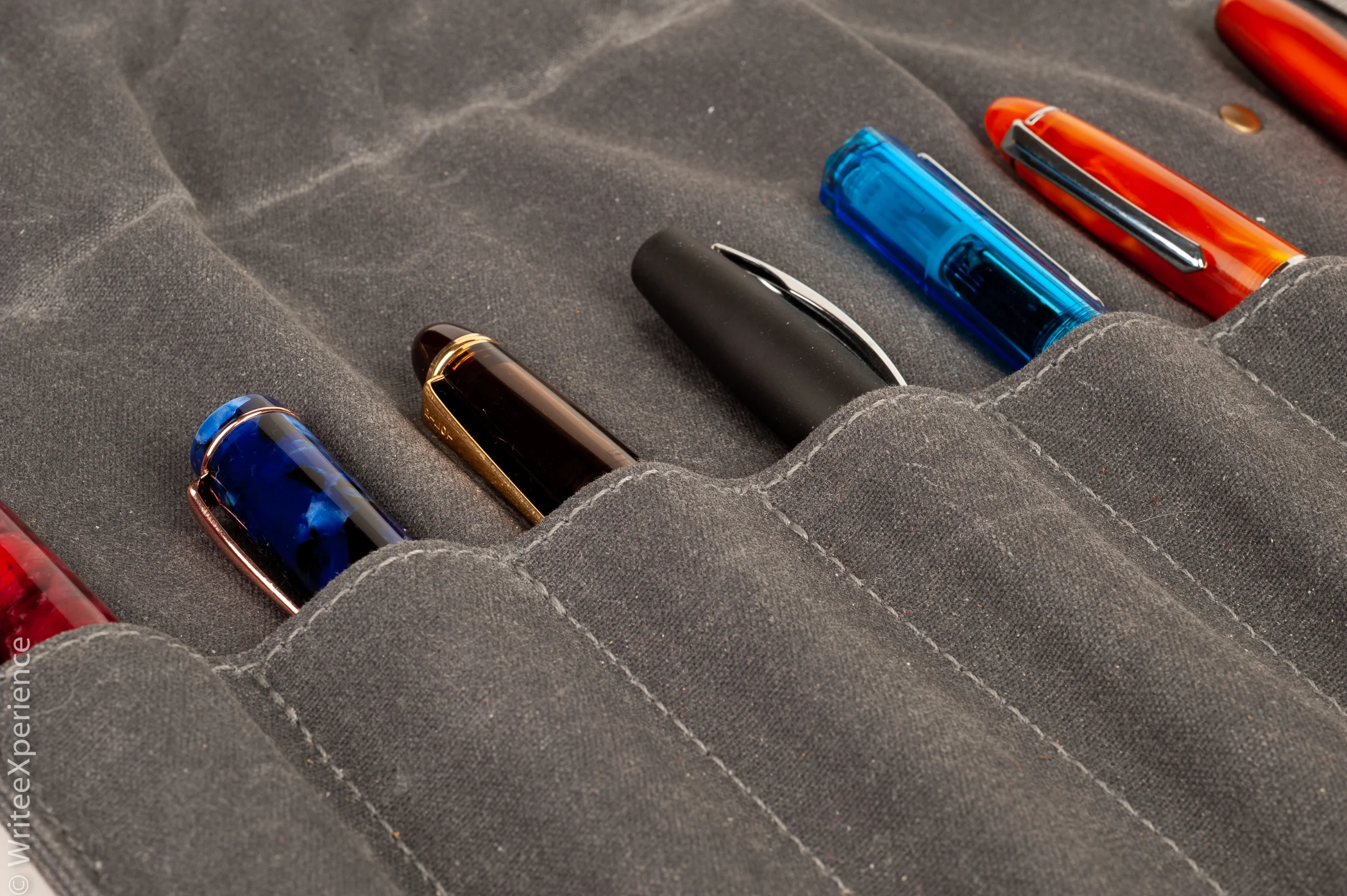 WriteeXperience-winter_session_pencil_roll-3.jpg
