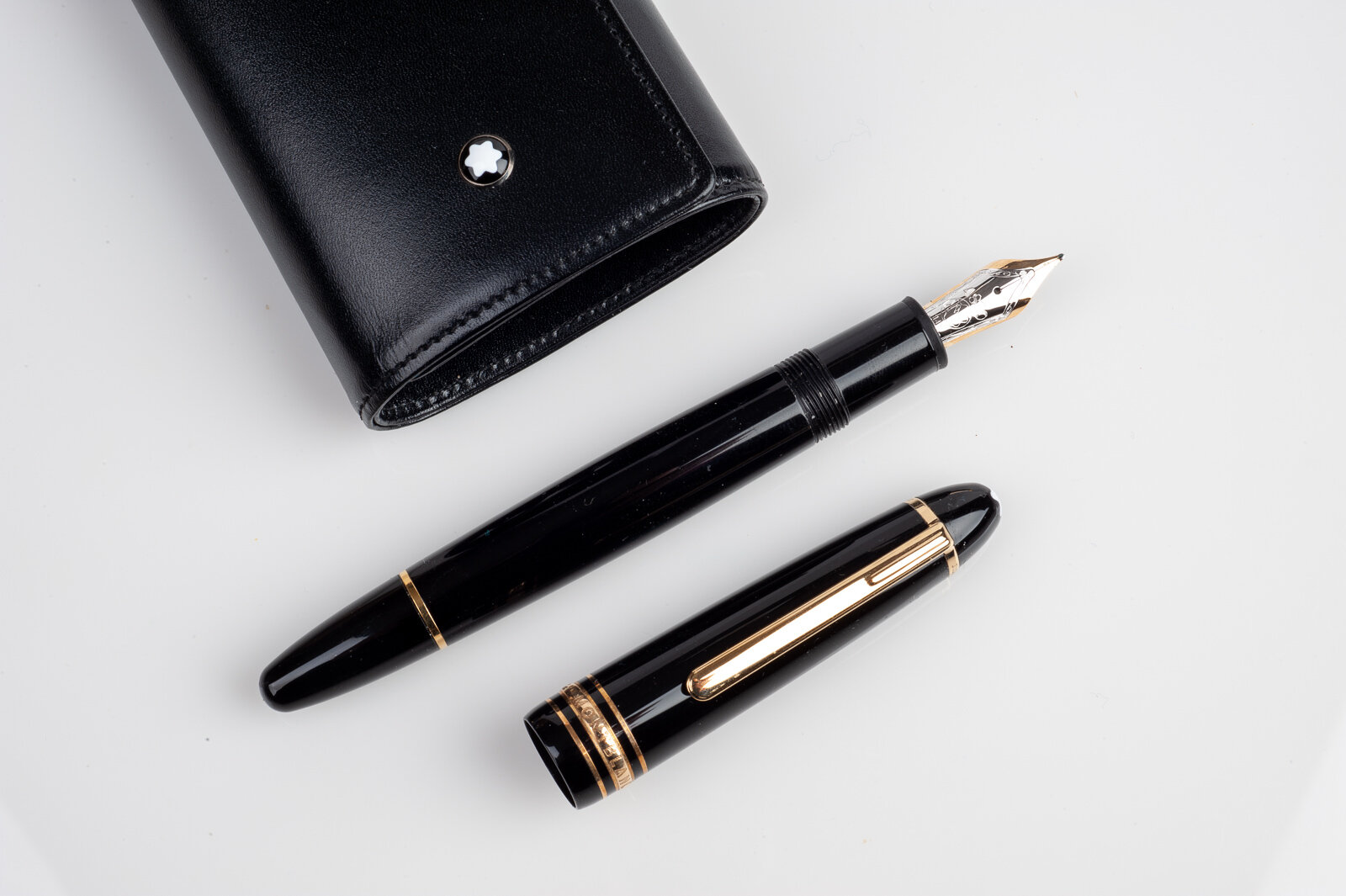 Montblanc With leather case Montblanc fountain pen and ballpoint pen 