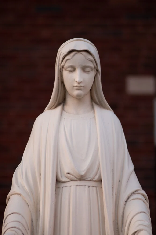 Chicago-Rogers Park-Street Photography-Church-Statue-Moody-Catholic-FOXIEHEART.jpg