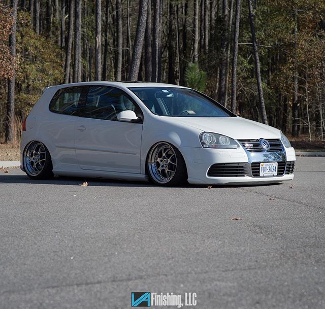 Was a nice day for a shoot.... thanks @kevin.vaf for the shot

#ceramicpolishing #vafinishing #neochrome #schmidtvnlines #schmidtwheels #vw #mkv #mkvkids #r32golf #mkvr32 #h2oi #stance #bagged #bagyardbombers #airlift #nikon #vr6 #vr6nation #welovemk