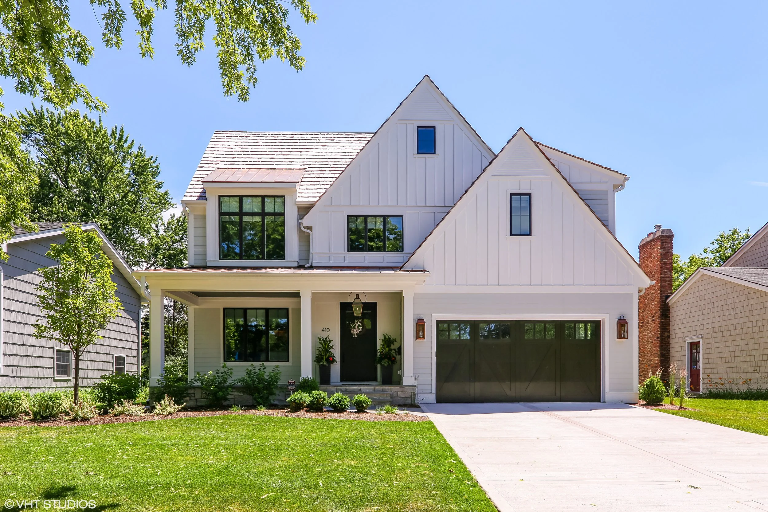 Modern Farmhouse in Hinsdale