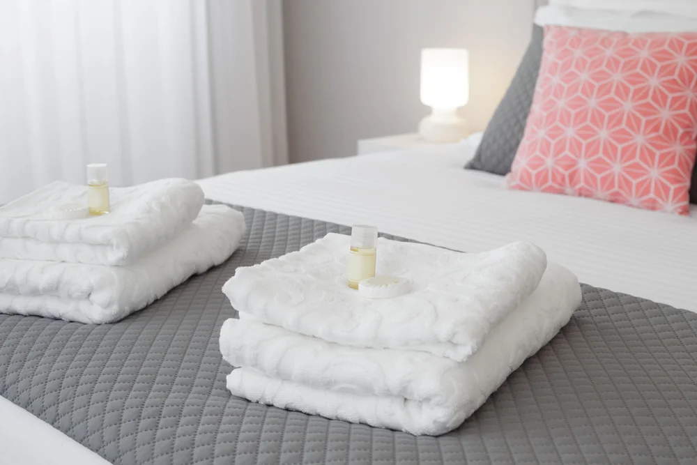 What Will a Guest Actually Notice? Tips for a Holiday-Ready Home