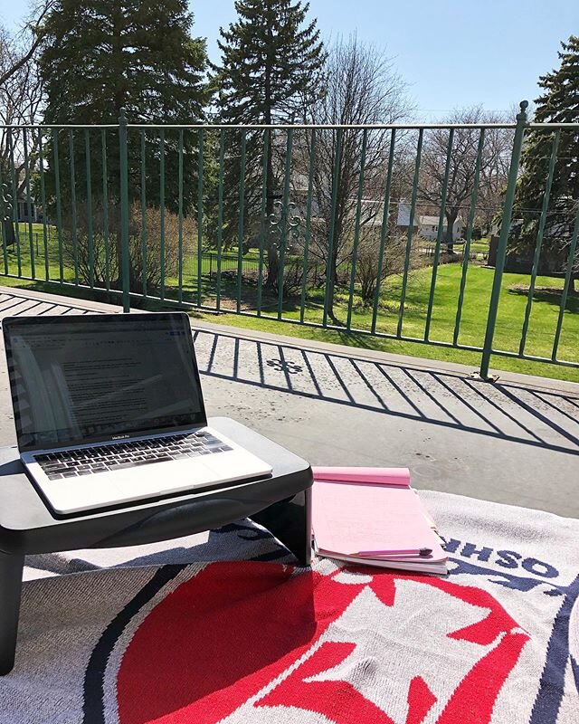 A pretty perfect day to do some rooftop writing☀️plus it was quieter up here...until I was spotted that is.

Not exactly sure what # day of quarantine we&rsquo;re on at this point, but don&rsquo;t much care when it&rsquo;s 60 degrees &amp; sunny🥰. #