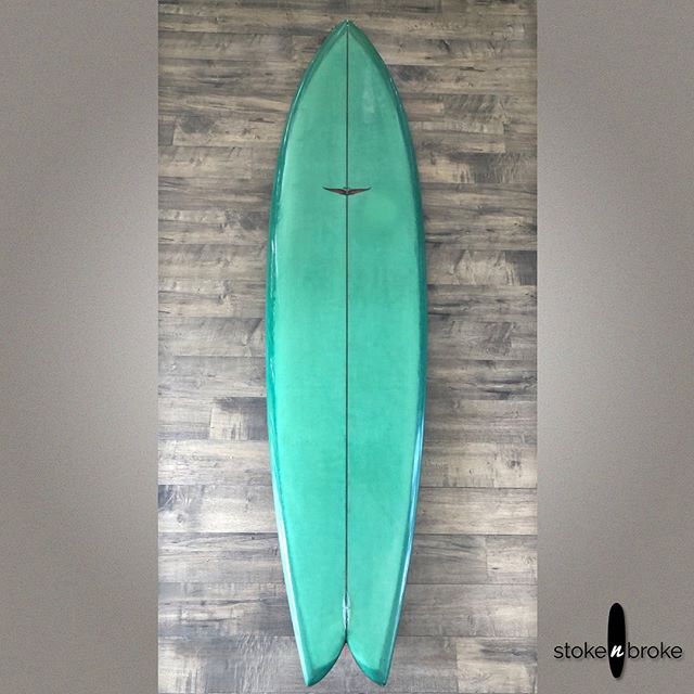 Happy FRYEday! Early 2000s 7&rsquo;4&rdquo; Skip Frye Swish. Available on www.stokenbroke.com. #skipfryesurfboards #usedsurfboards #stokenbroke