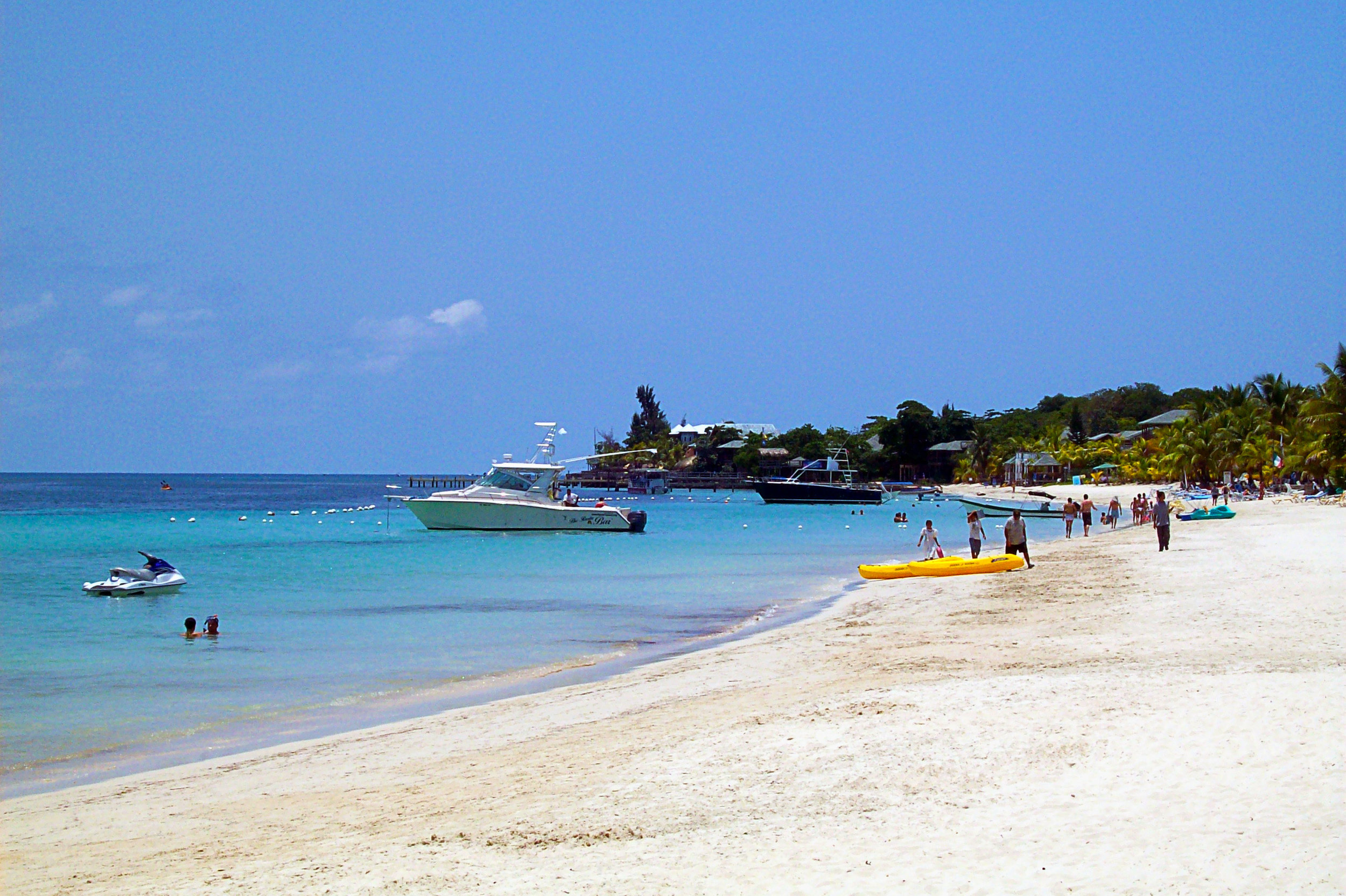 West_Bay_Beach_-Roatan_-Honduras-23May2009-g.jpg