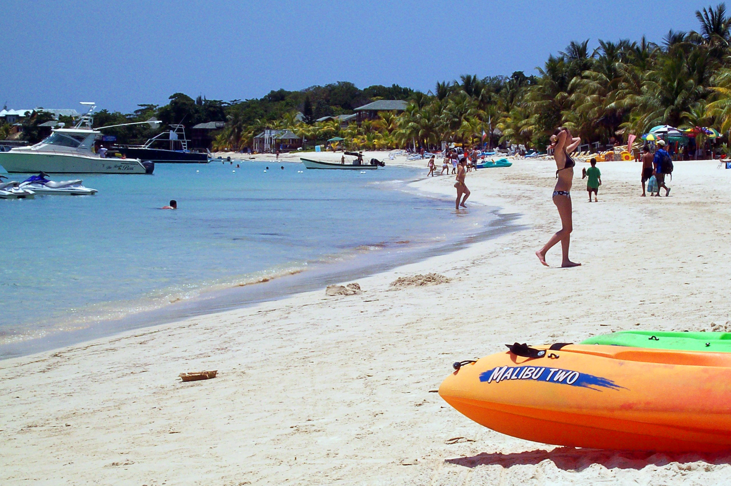 West_Bay_Beach_-Roatan_-Honduras-23May2009.jpg