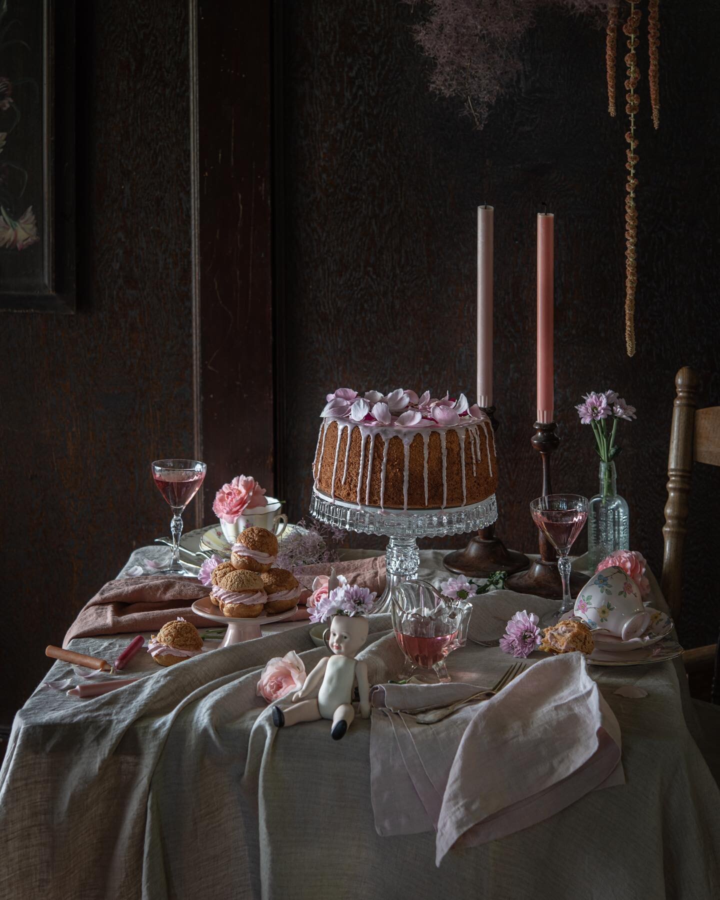 After the tea party.
A little messy cake scene, and a mish mash of florals in a moody atmosphere. 
My last photo for the @eatcaptureshare_ challenge, a table scene with the theme where food is shown in a lifestyle setting. Maybe not oozing sophistica