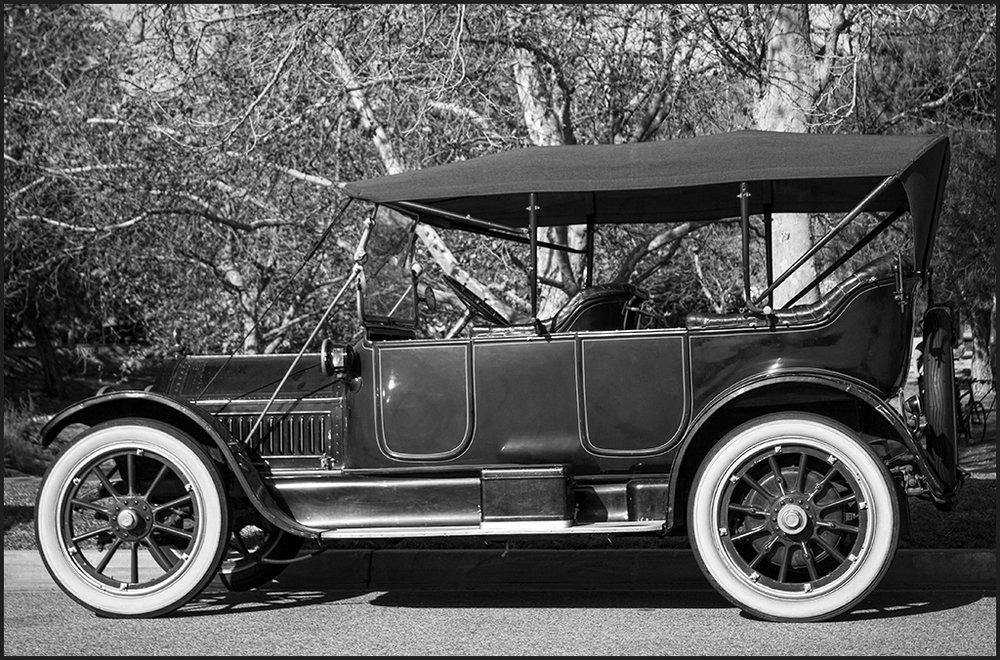 2125 HORSELESS CARRIAGE.jpg