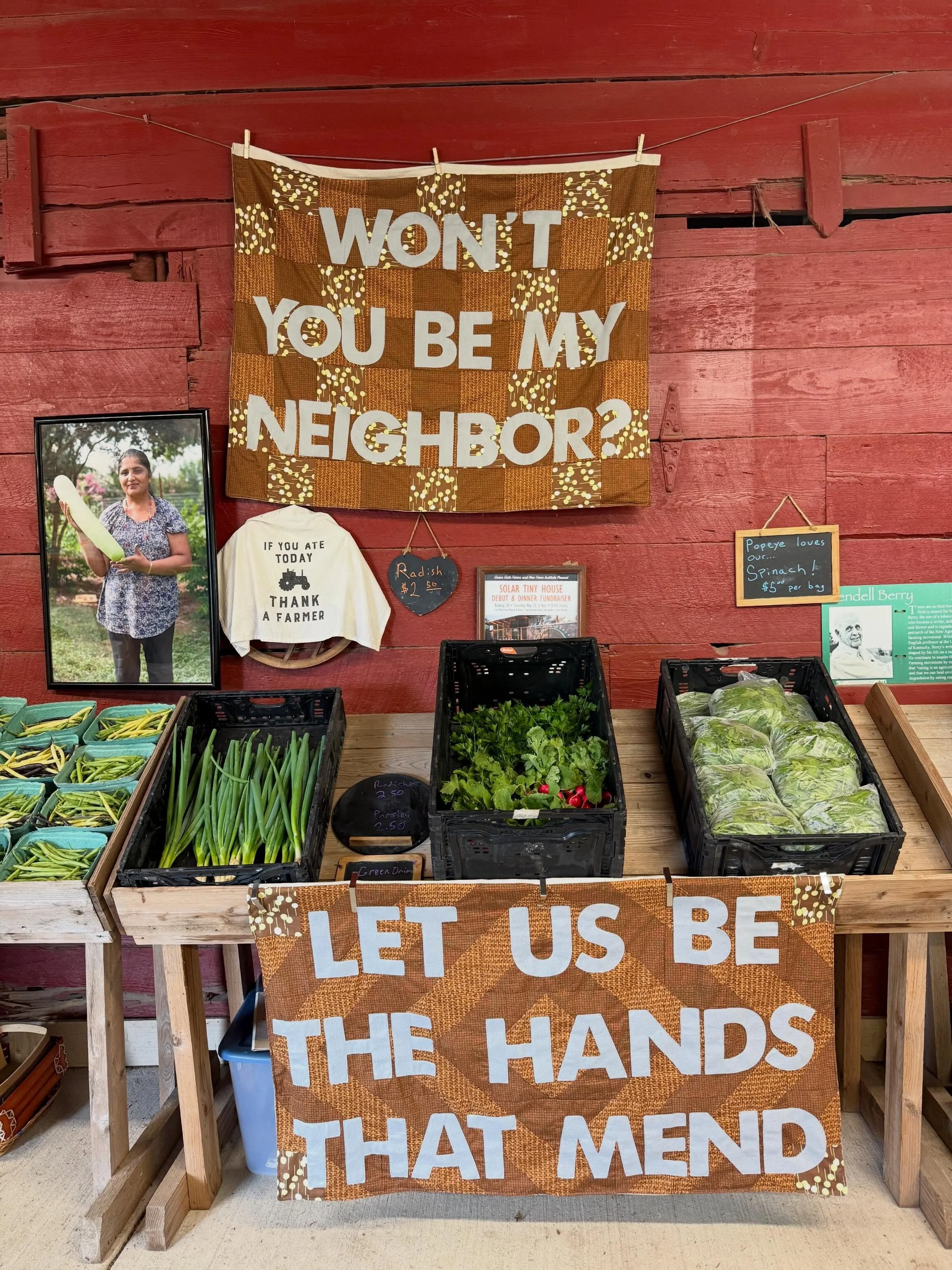 Is there a better event theme than Brunch 🥞Around the World 🌏? Loved partnering with @therefugeecollective on their spring fundraiser &mdash; they produce possibilities for refugees through food and fiber. You can support them by signing up for the