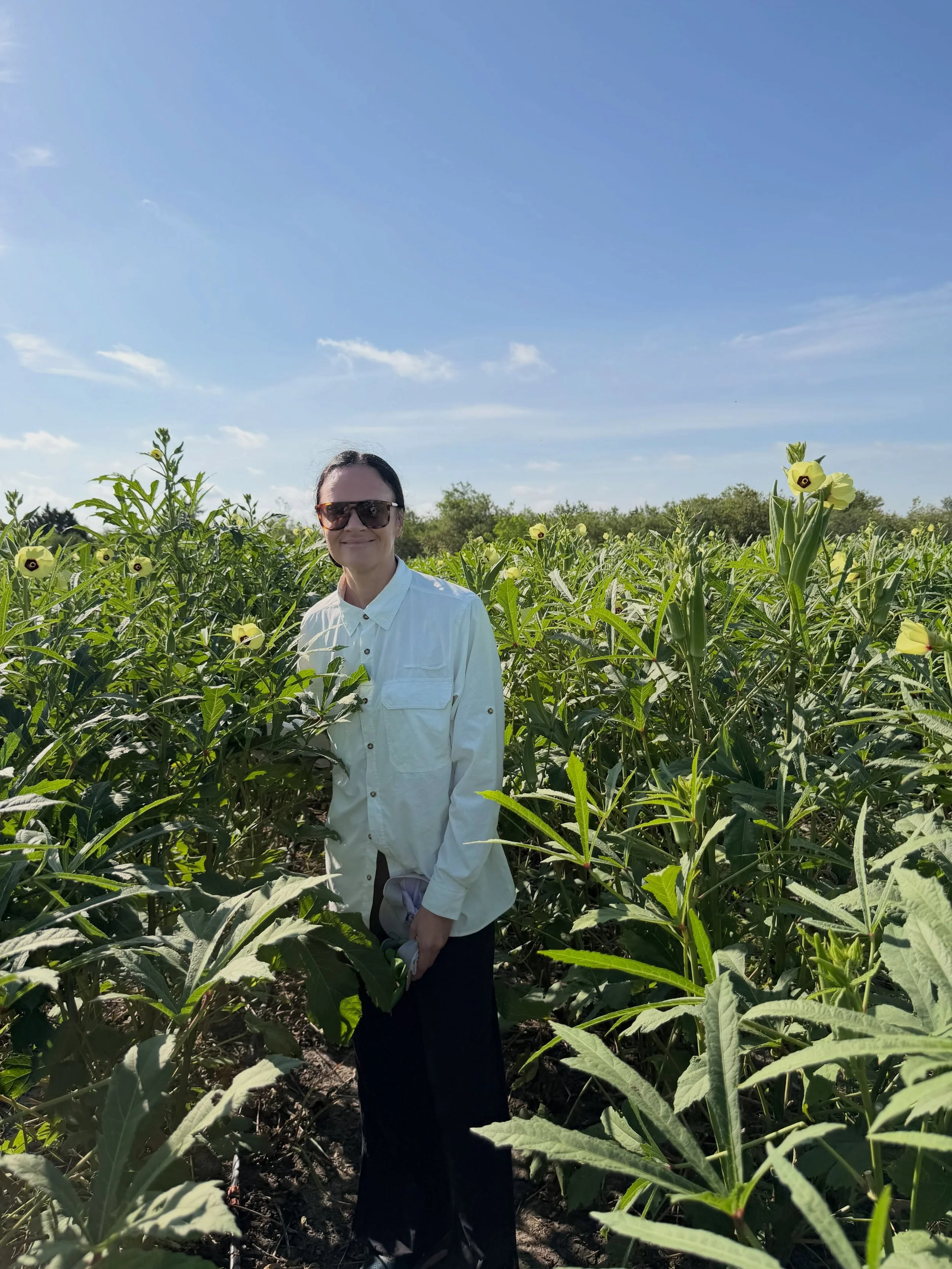 Every time we visit our partners who produce food through agriculture 🫛🥕🌶️, we are SO grateful for all the people 👨🏿&zwj;🌾🧑🏼&zwj;🌾👩🏽&zwj;🌾 who who work to grow our food. It&rsquo;s hot, okra is sticky, but, oh, how satisfying to work with