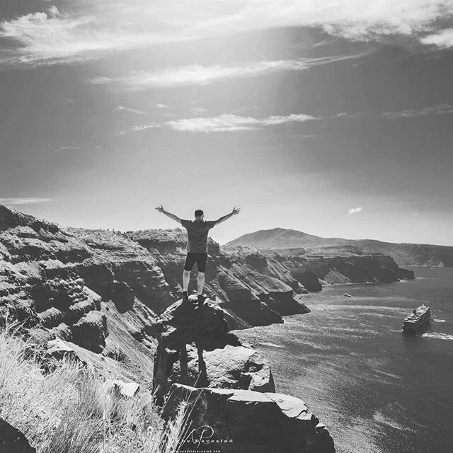 Santorini, what a place an experience that will stay with you forever.. I can say the hike from Fira to Oia will give you goosebumps on the hottest of days a must do.. _____________________________________________
#apatche #apatcherevealed #darylfrak