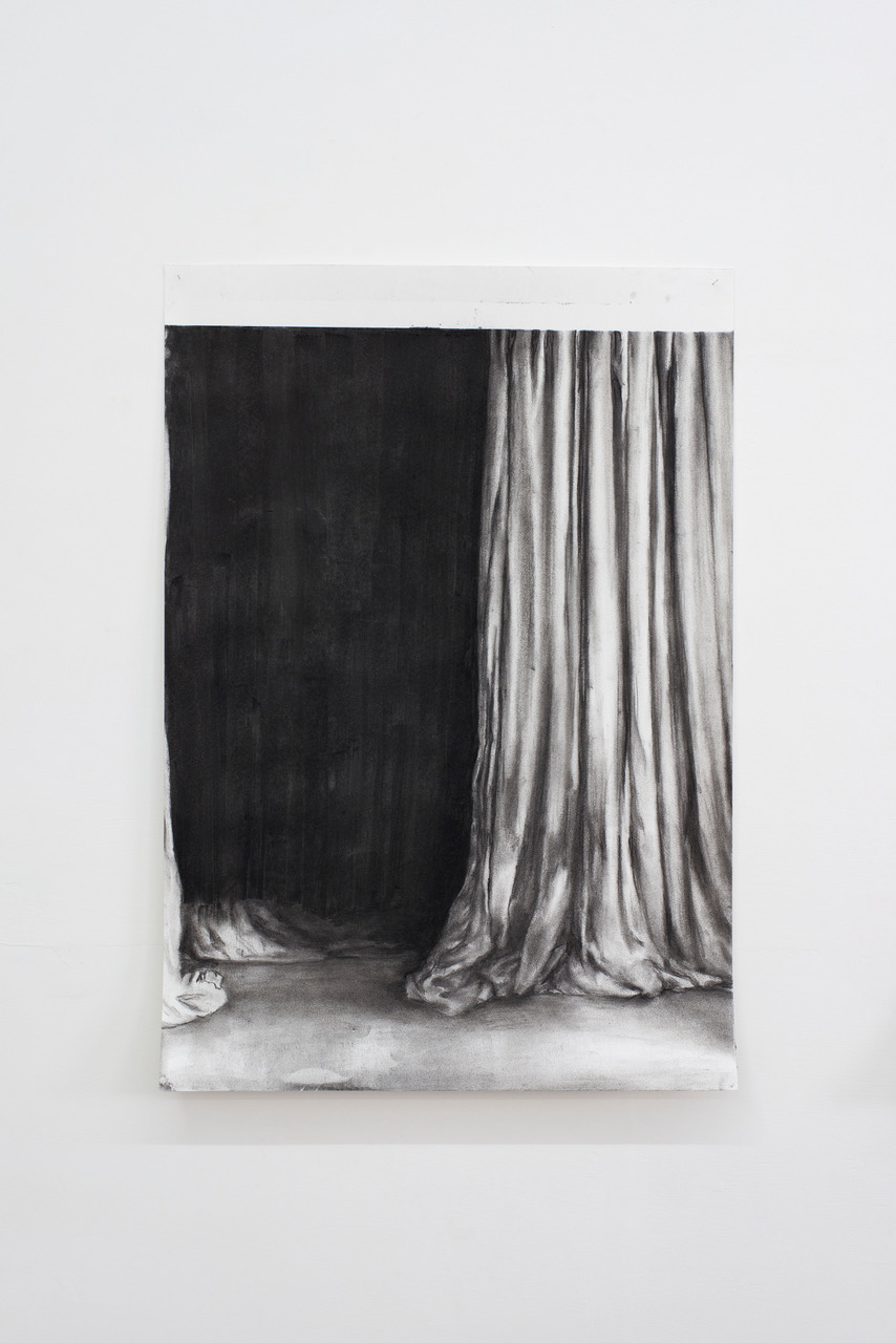 Alessandro Scarabello, The Curtain #2, 2016, carboncino su carta, 94,5 x 65,5 cm
