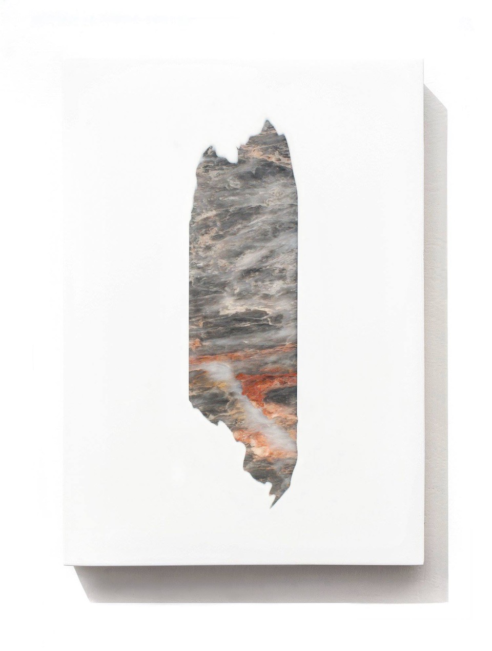 Simone Cametti, Senza titolo, 2019, marmo grigio Salomé, 30x21,5x3 cm
