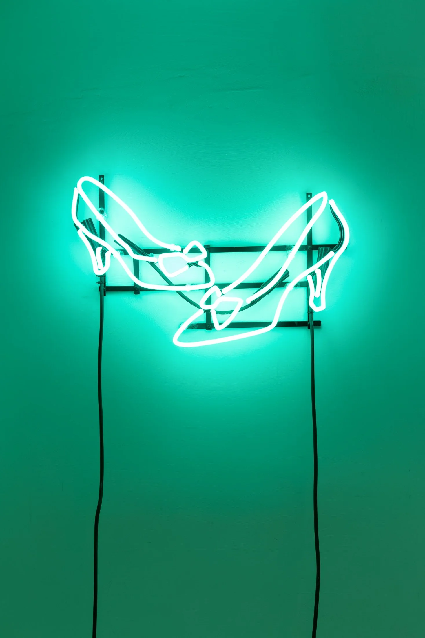 Magic shoes , 2019, neon, 40x50x9 cm
