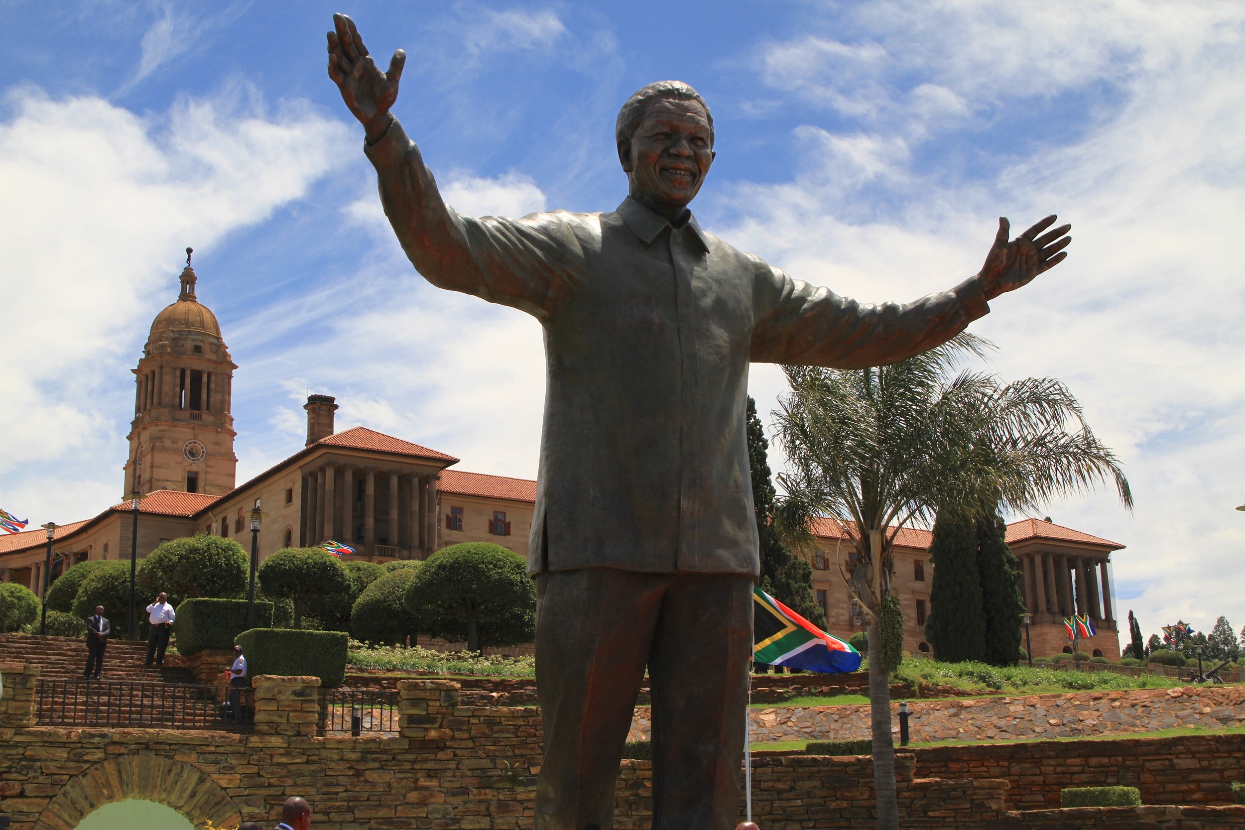 IMG_0262 - 2013-12-16 Mandela Statue.jpg