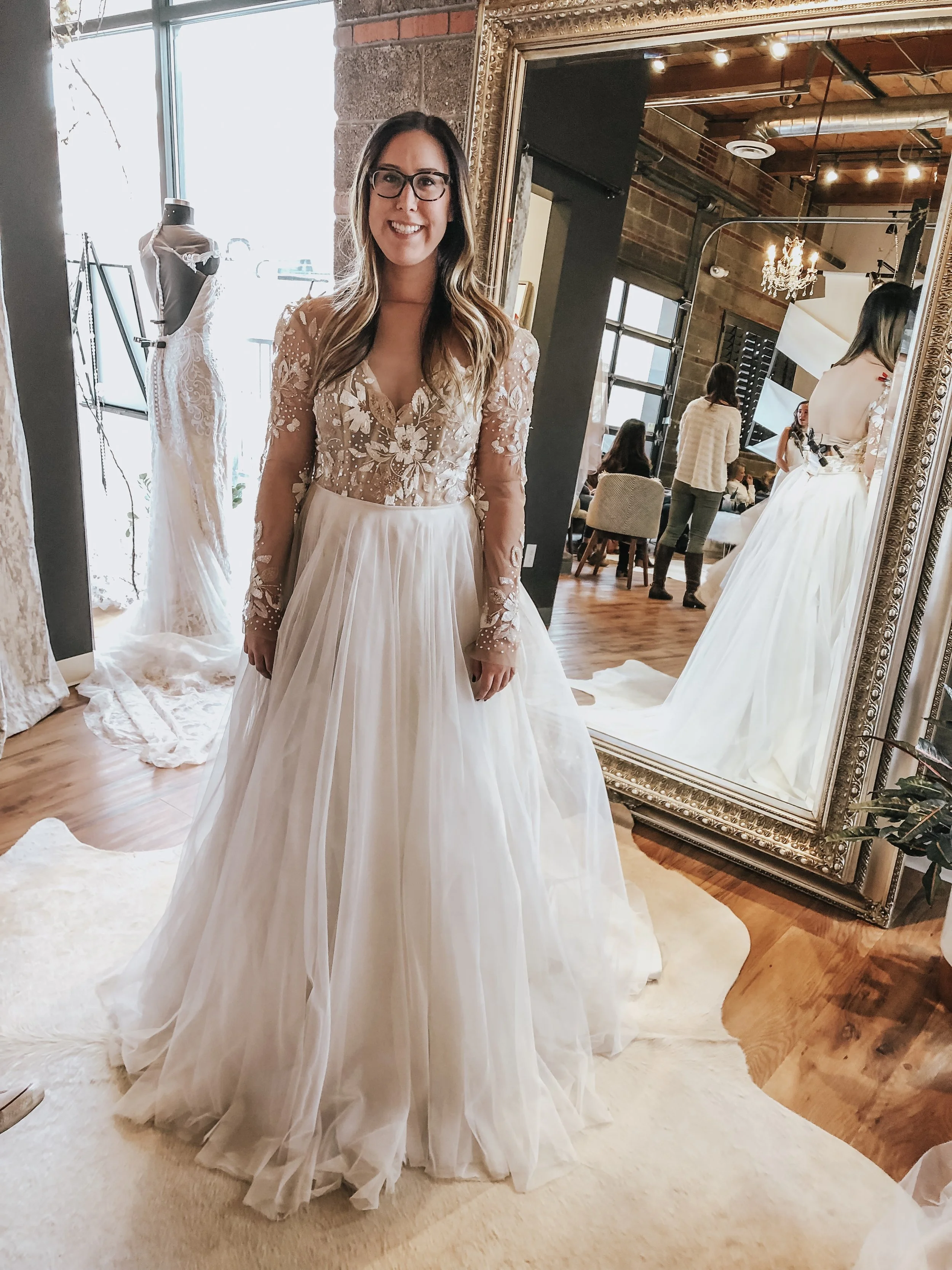 FIRST OF ALL, THIS DRESS IS NOT THE ONE! BUT IT IS A DRESS I PINNED ENOUGH TIMES I HAD TO TRY IT ON! I LITERALLY WENT TO THIS SHOP JUST FOR THIS DRESS. IT’S FUNNY HOW “FINDING THE ONE” WORKS BUT WEDDING DRESS SHOPPING WAS SO MUCH FUN, I WISH I COULD TRY ON MORE BEAUTIFUL DRESSES!