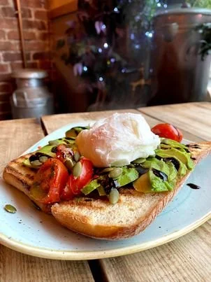eggs on avo toast.jpg
