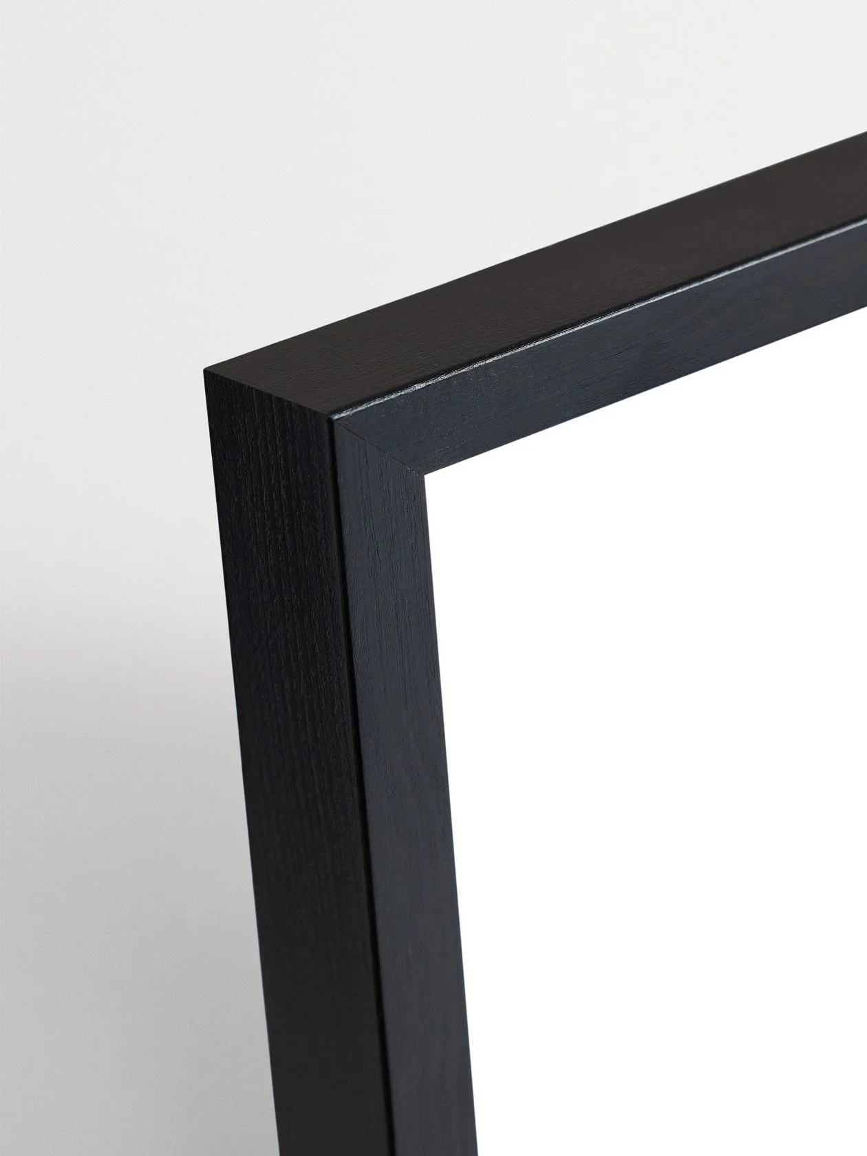 5602-picture-frame-wood-black-3.jpg.webp