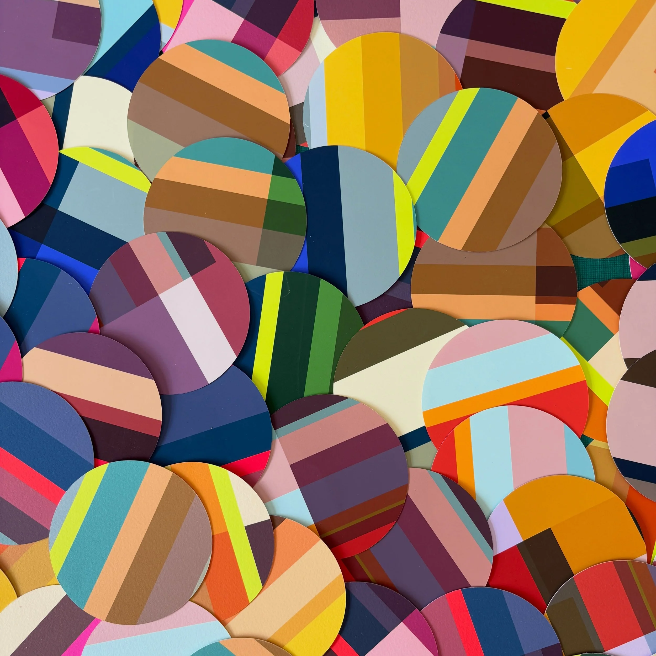 A productive day prepping collages. Each circle is cut by hand ready for final collage compositions. 
____________

#ModernArtPrints
#PosterPrints
#LeighBagley
#Modernabstractartprint

,