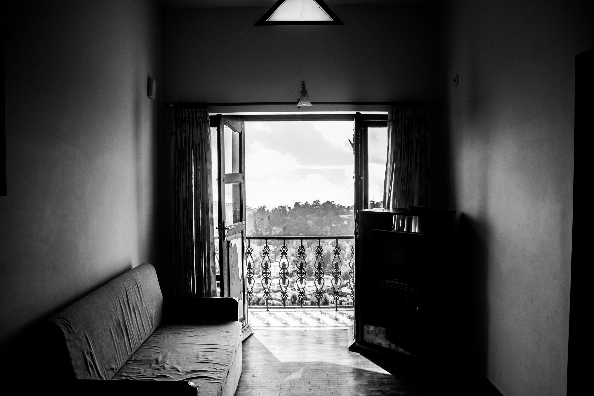 Dopebwhousephoto.jpg