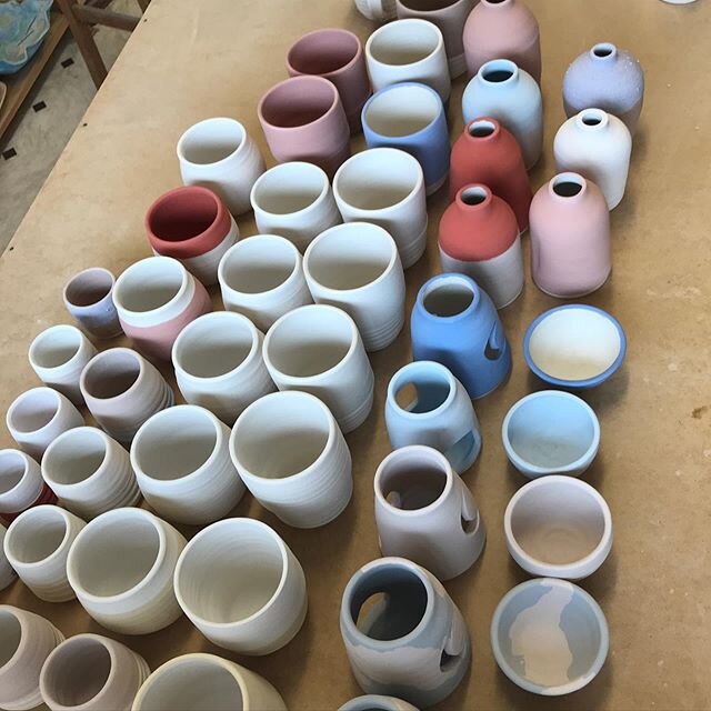 My gaggle of glazed pottery is slowly growing! Another early start this morning. Love it! 💛