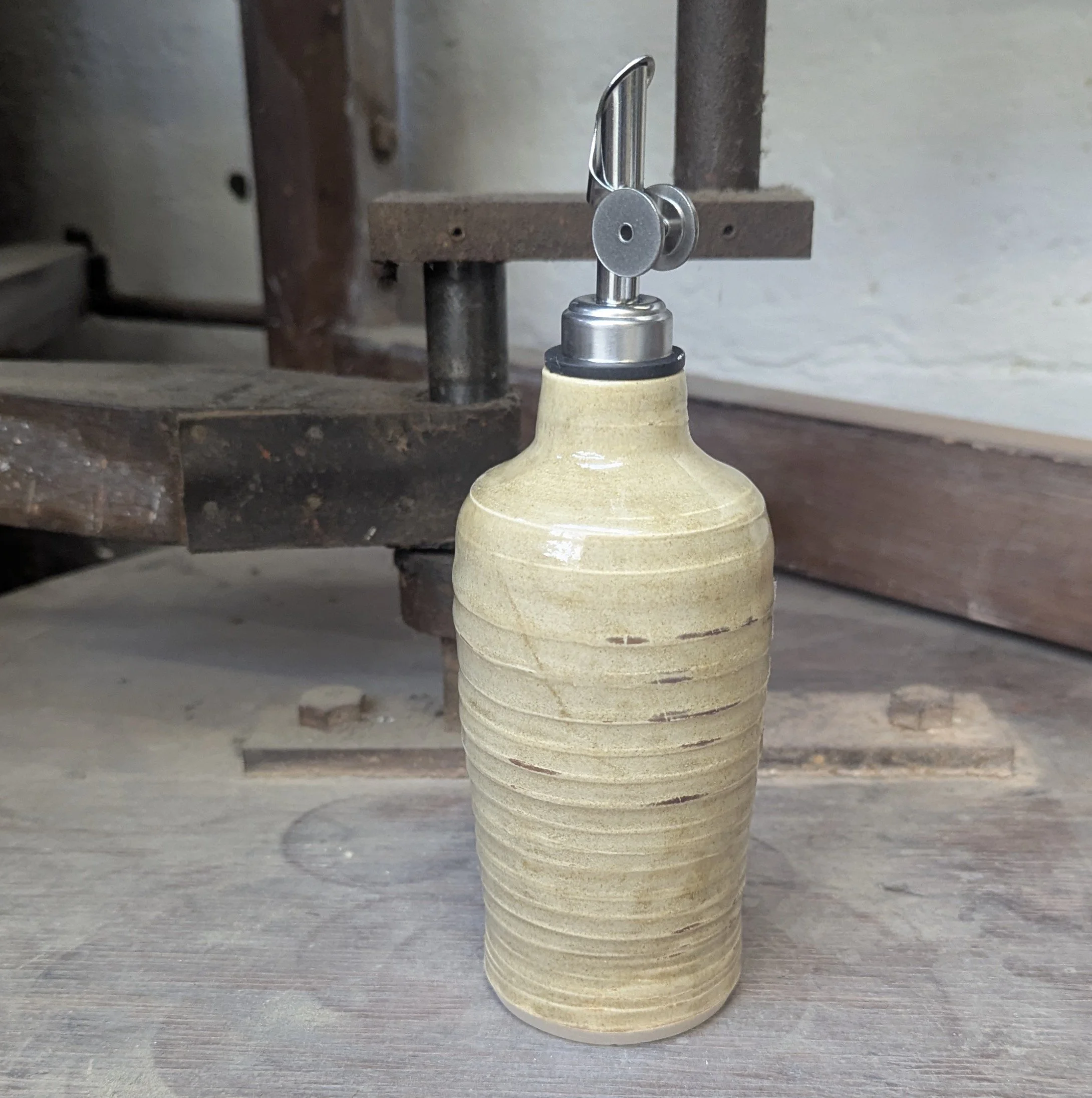 Ceramic oil vinegar drizzler