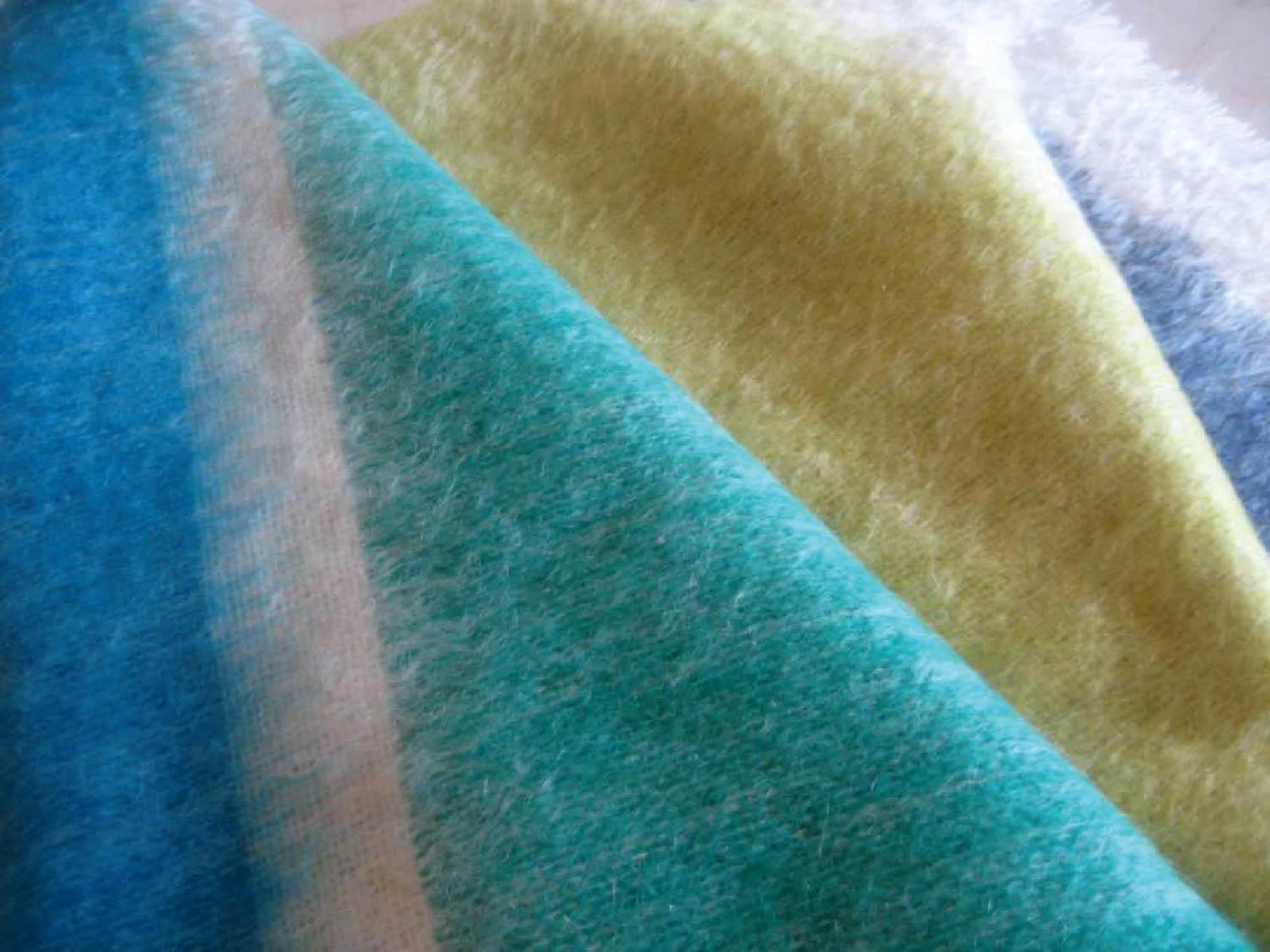 Mohair+blue+close+up.jpg