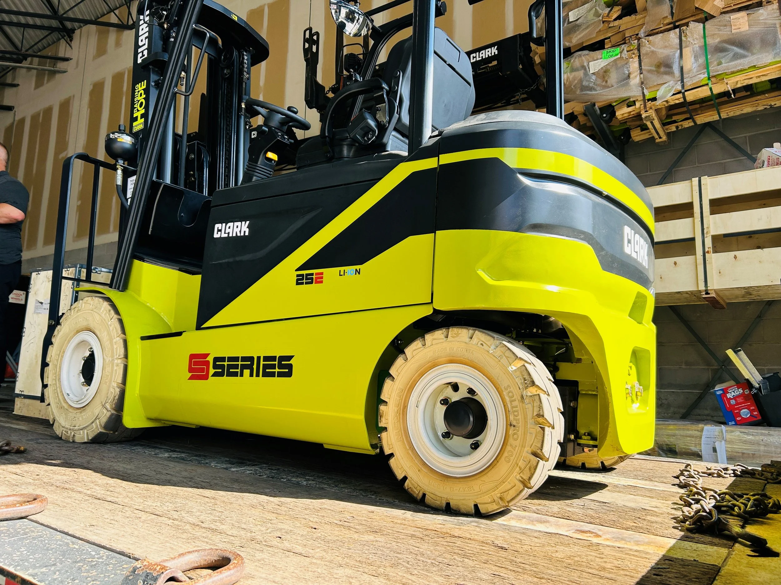 CLARK SE25 Lithium Battery (SM Post).jpg