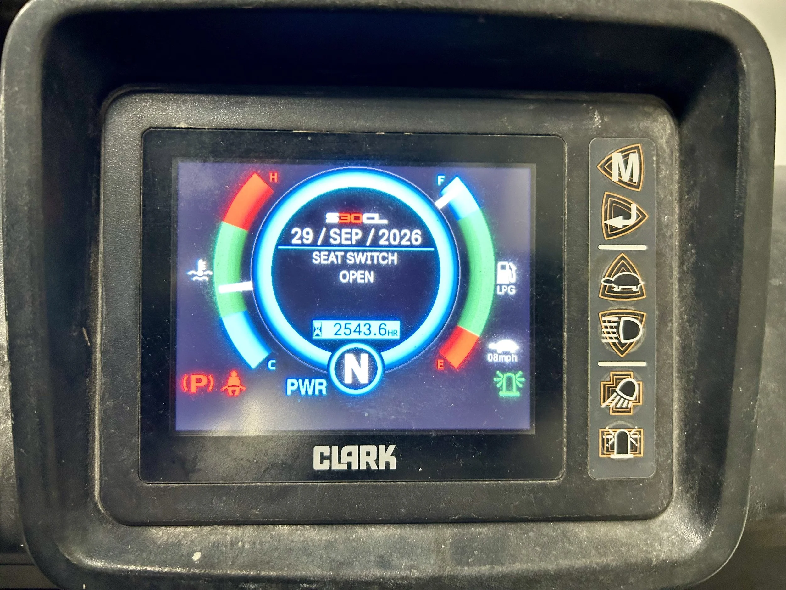 6232S - 2022 CLARK S30C (Pic #4).jpeg