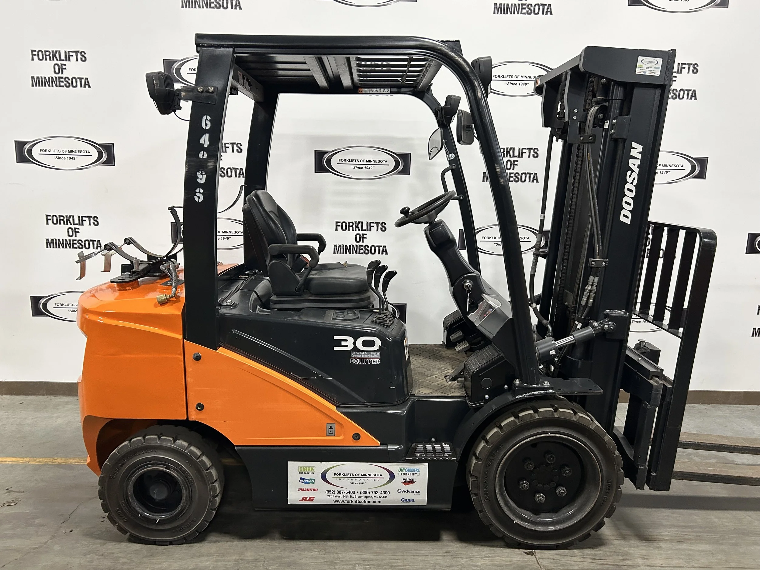 2023 DOOSAN G30E-7 - $23,500.00