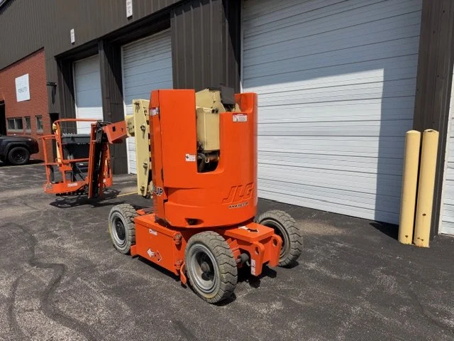JLG E300AJP (2).jpeg