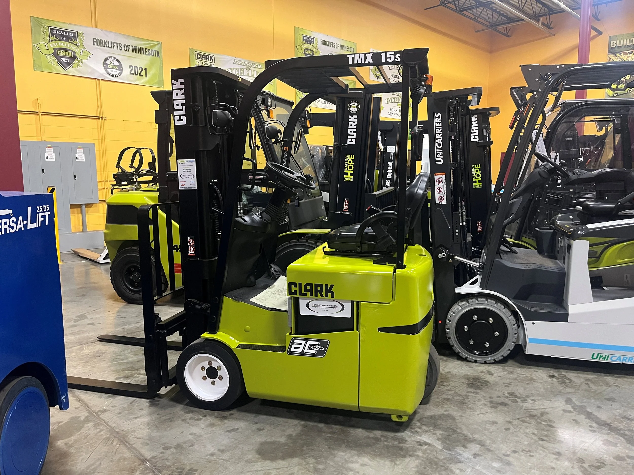 2022 CLARK TMX15S - $25,980
