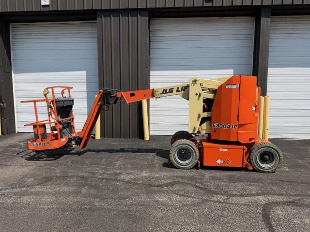 JLG E300AJP (1).jpeg