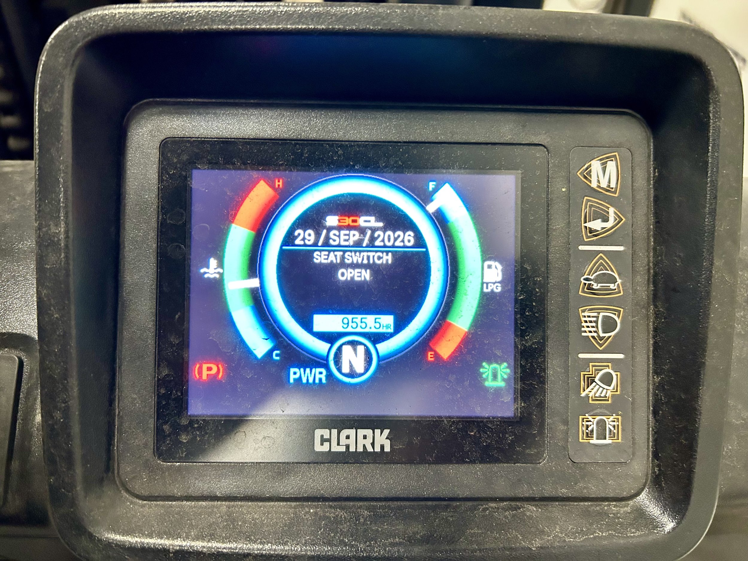 7103S - 2025 CLARK S30C (Pic #1).jpeg
