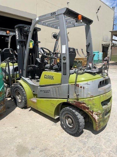 2017 CLARK C25 - $18,500