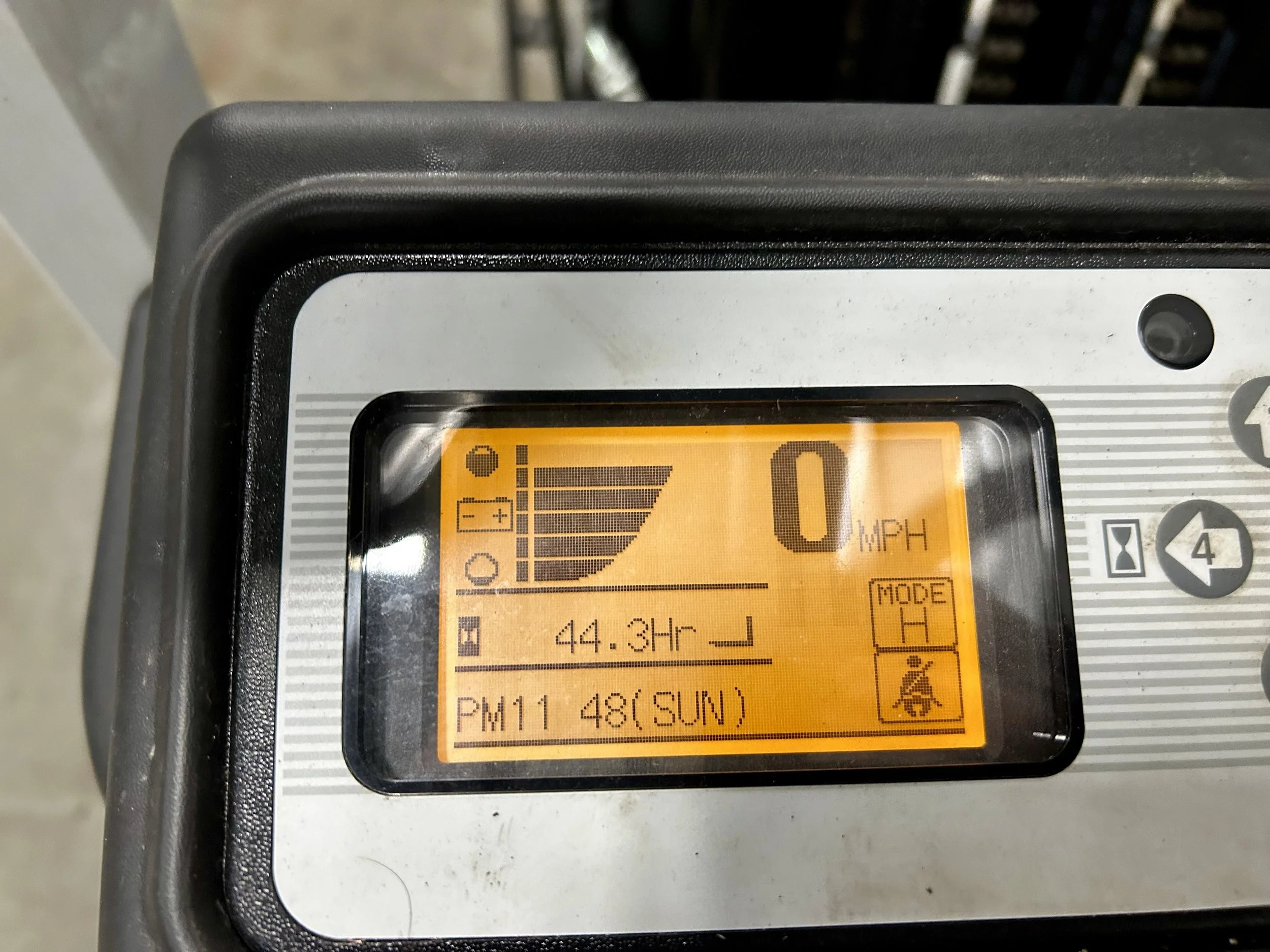 EQ11082 - 2022 UniCarriers BXC80 (Pic #6).jpeg