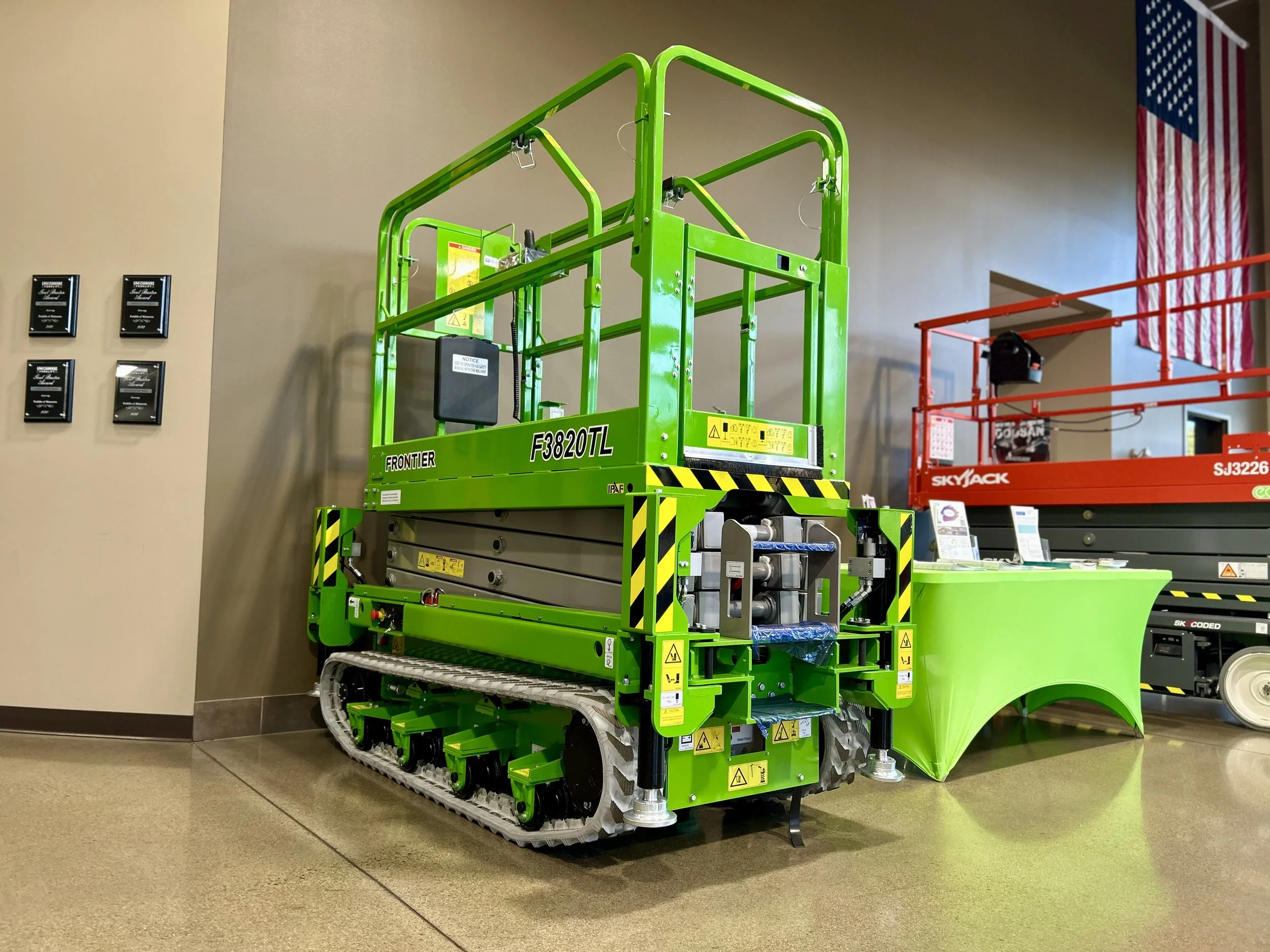 Frontozer New Frontier F3820TL — Forklifts of Minnesota