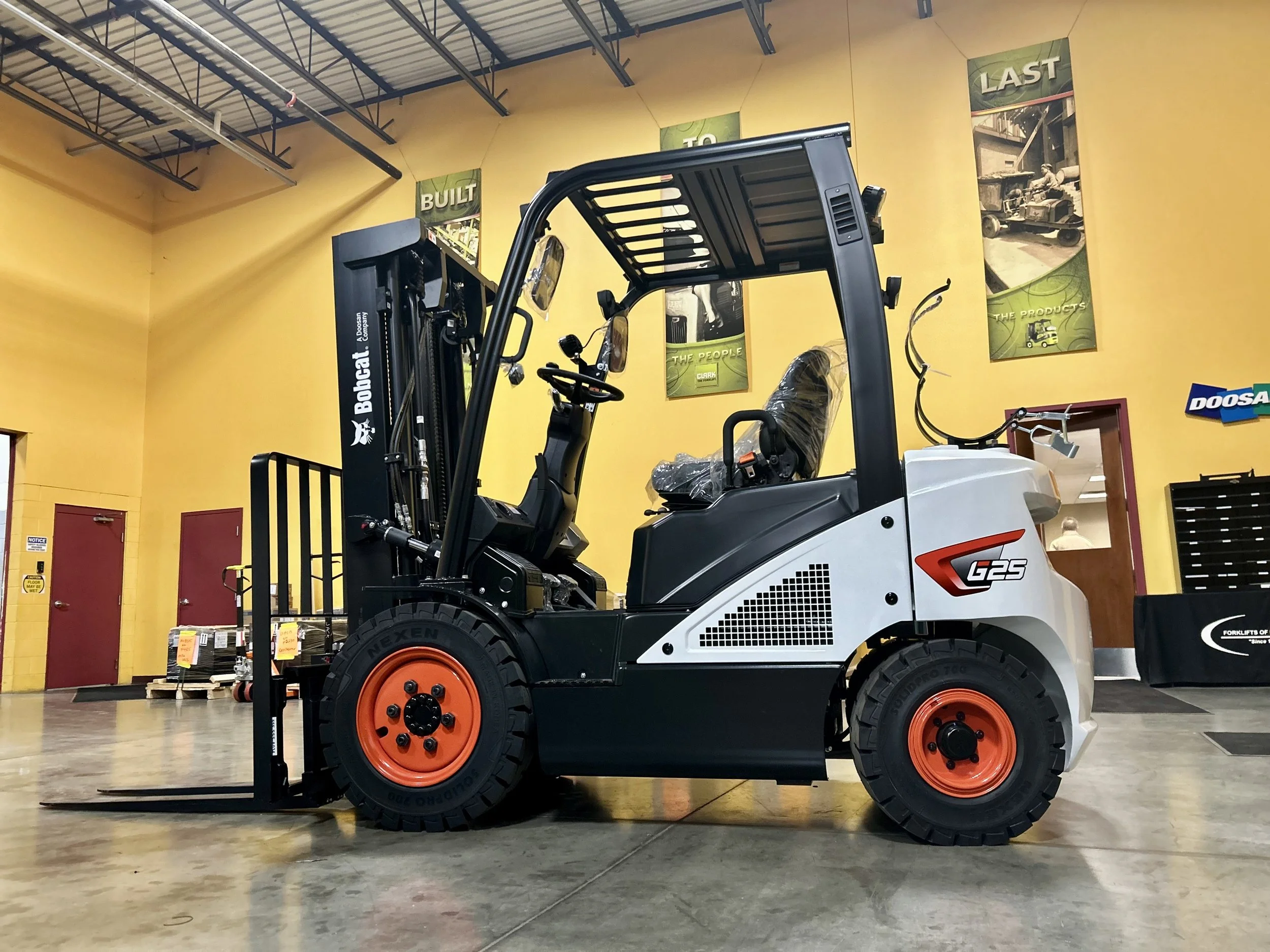 NEW Bobcat G25E-7LP (Pic #2).jpeg