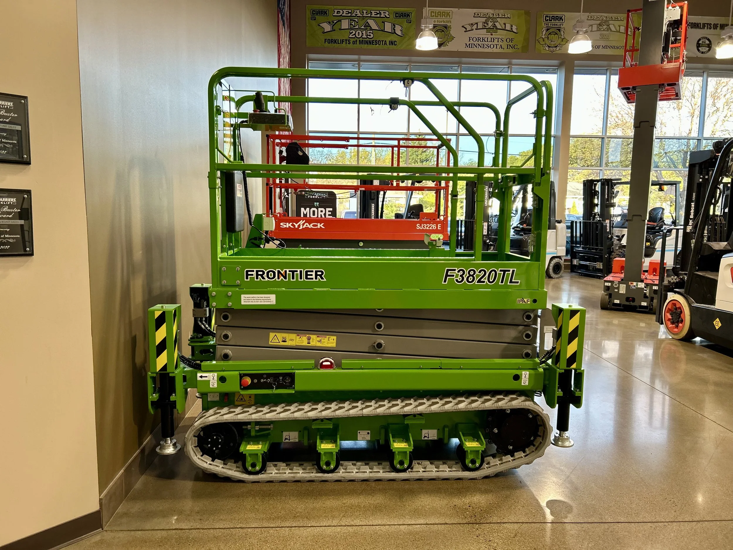 Frontozer New Frontier F3820TL — Forklifts of Minnesota