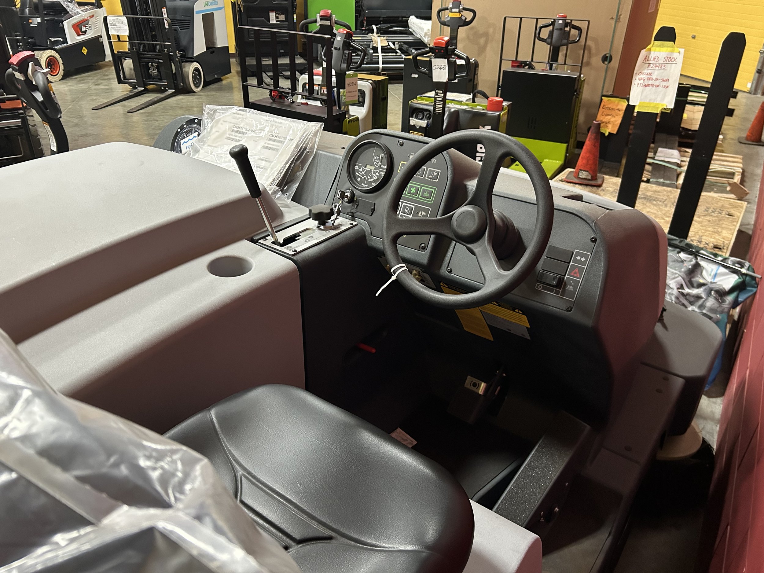 NEW Nilfisk Advance SW8000 (Pic #3).jpeg