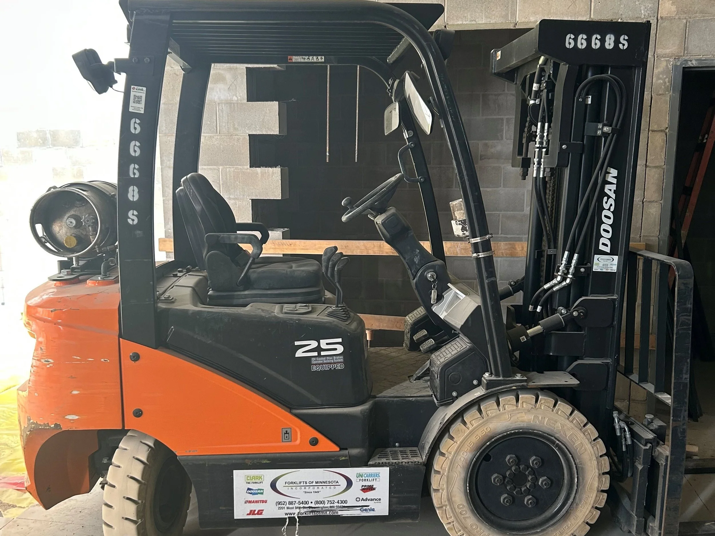 6668S (NEW 2023 Doosan G25P-7).jpg