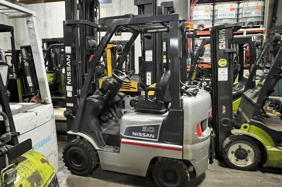 2008 UniCarriers AF30 - $11,500