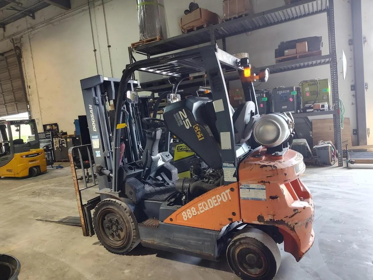 2017 Doosan G25N-7 - $18,500