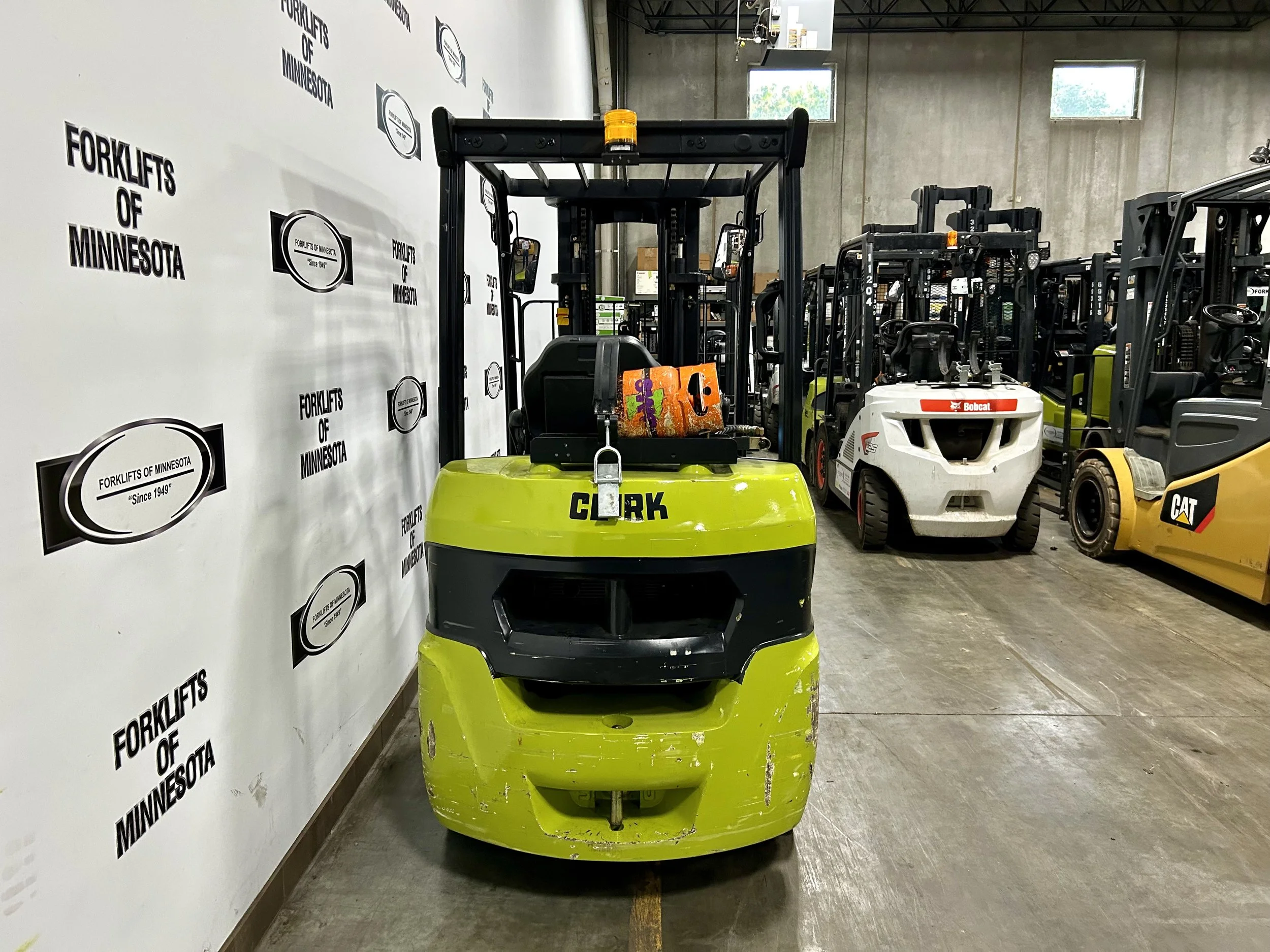 7103S - 2025 CLARK S30C (Pic #3).jpeg