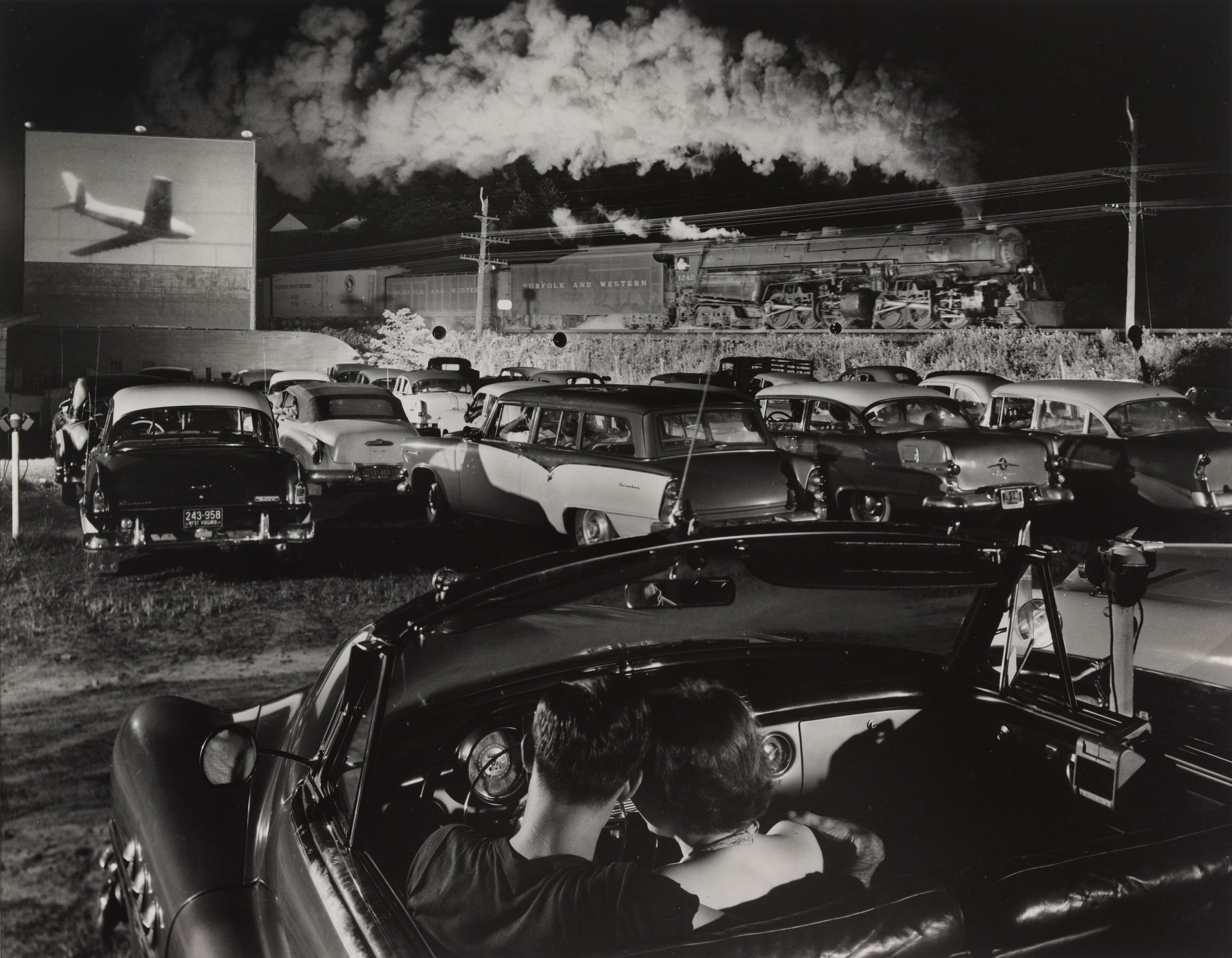  Ogle Winston Link (United States, 1914–2001 ), Hot Shot Eastbound, Iaeger, West Virginia , 1957, gelatin silver print, 14 1/8 x 18 1/8 inches. Promised Gift from the Judy Glickman Lauder Collection, 16.2018.8. Image courtesy Luc Demers. © O. Winston