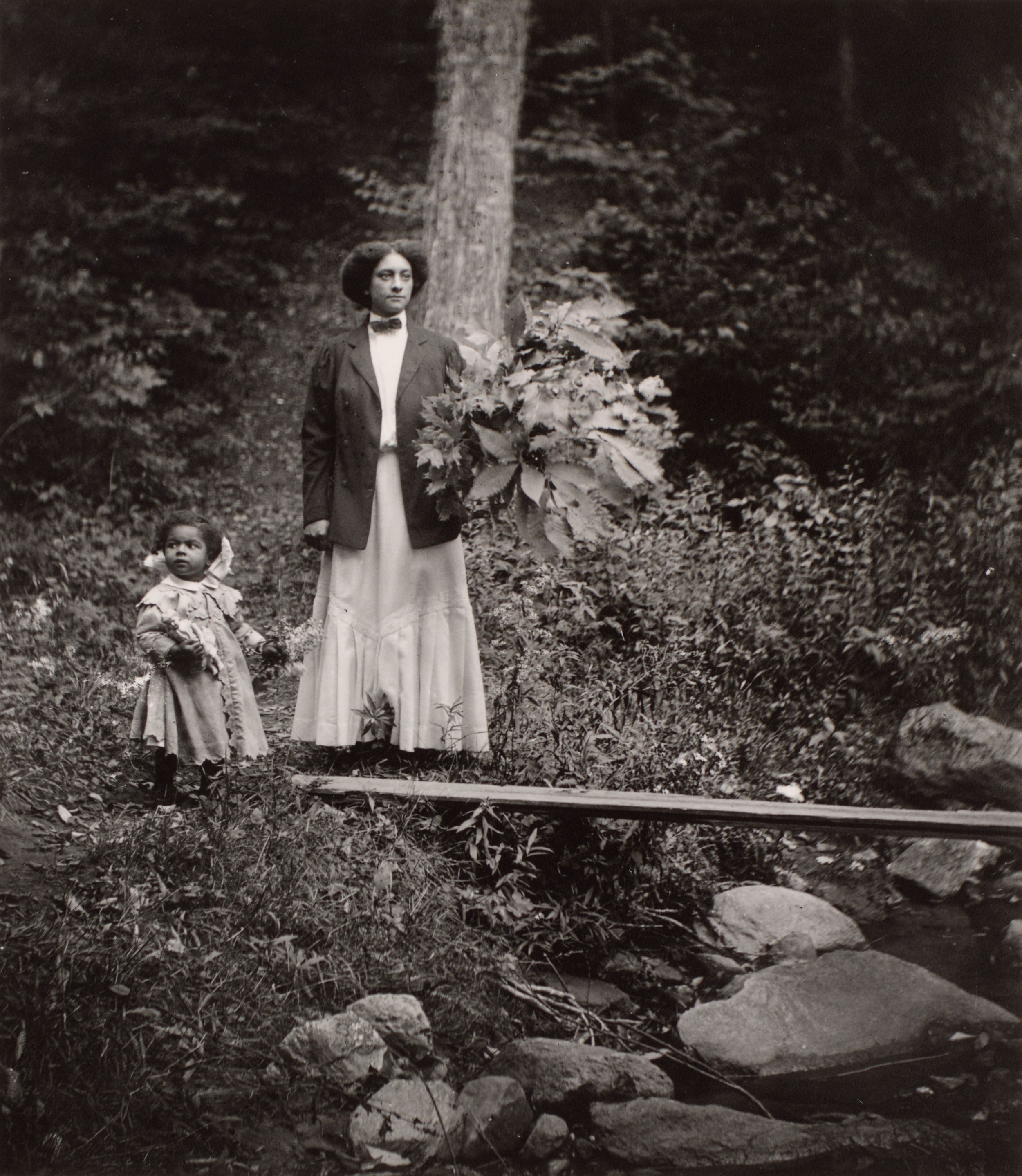  James Van Der Zee (United States, 1886–1983),  Kate and Rachel Van Der Zee, Lenox, Massachusetts , 1909, gelatin silver print, 7 1/4 x 6 1/4 inches. Promised Gift from the Judy Glickman Lauder Collection, 7.2021.4. Image courtesy Luc Demers. © James
