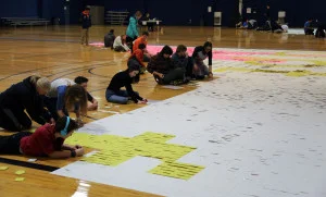 TEENS BREAK POST-IT NOTE WORLD RECORD
