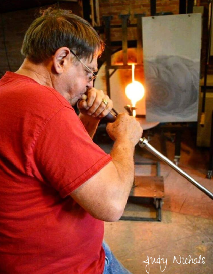 Making a glass blown piece