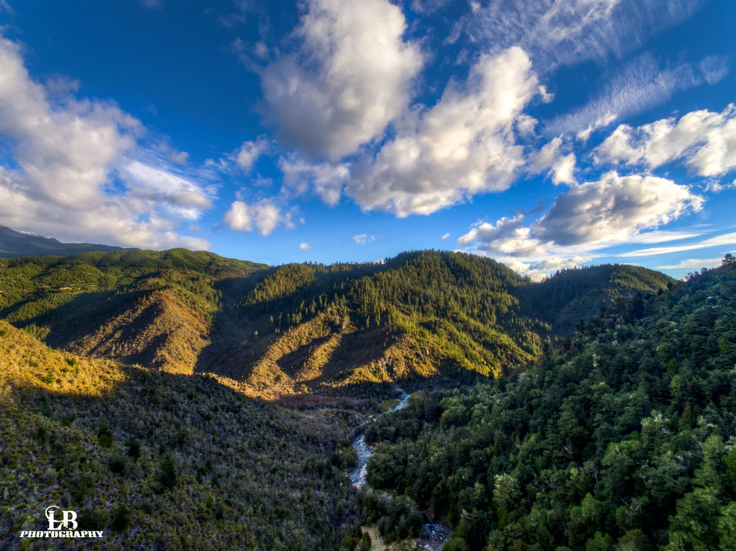 DJI_0563_4_5_6_7_tonemapped.jpg